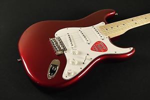 Fender American Special Stratocaster - Maple Fingerboard - Candy Apple Red 688