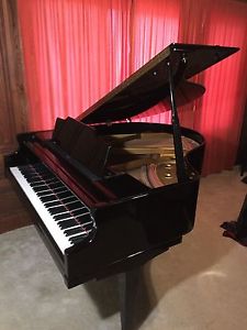 Kimball 5'2" gloss black grand piano. 1983 one owner professionally maintained.