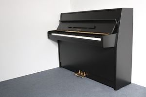 YAMAHA C schwarz Klavier gebraucht