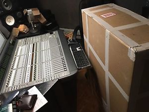 Avid / digidesign C24 mixing console for Pro Tools