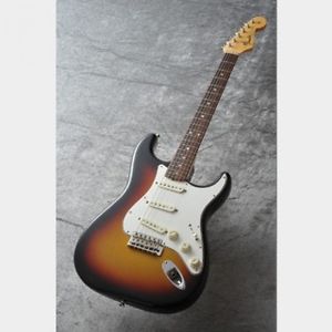 NEW Fender USA AmericanVintage '65 Stratocaster 3 Color Sunburst/Rosewood/512