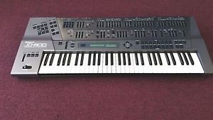 Roland JD-800 Synthesizer
