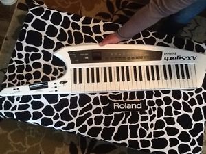 ROLAND KEYTAR KEYBOARD GUITAR  AX-SYNTH  Great Condition