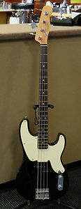 Fender Mike Dirnt Precision Bass Mexico- USED w/Case