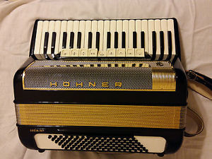 Akkordeon HOHNER Lucia IV P 96 Bass  im Koffer