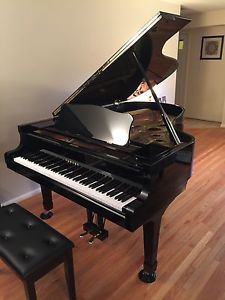 Yamaha G5  Grand Piano