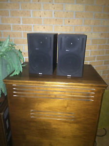 (2) Genelec Model 1030A Active Studio Monitors  Fast Shipping!