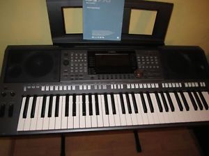 Yamaha PSR-S970 + K&M + alle 6 Bände Benthien