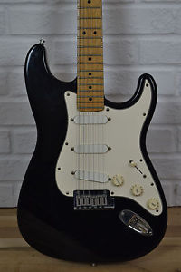 Fender Strat Plus American Deluxe US Stratocaster Awesome w/ hard case-used