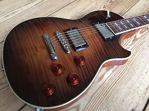 Larrivee RS-4, Les Paul Form, Traumsound, überragende Qualität NP ca.2500,-