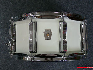 Ludwig USA Classic Maple Snaredrum in "Arctic White"