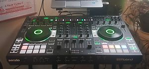 Roland DJ-808 - USB DJ Controller with Serato DJ