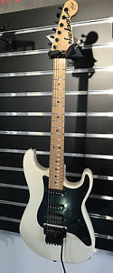 JACKSON MADE IN USA Adrian Smith ( Iron Maiden ) MN SW - Snow White -w. Case