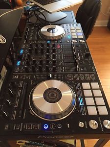 Pioneer DDJ-SX2  DJ Controller for Serato DJ With Pionner DJC-SC5 Controller Bag