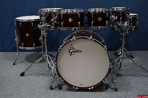 Gretsch USA Custom Shellset in "Walnut Gloss" - 22,8,10,12,13,16" + 14x6,5"