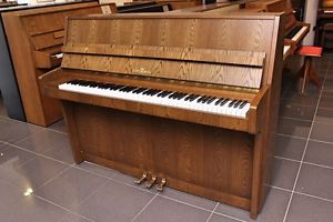 Schimmel Klavier, 112 cm, Eiche satiniert, vom Klavierbaumeister