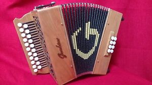 Accordéon diatonique neuf, Sol Do, avec sac et bretelles, prêt à jouer.