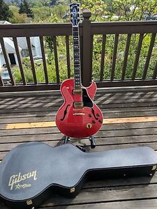 Gibson Custom Shop ES-137 Custom 2008 Candy Apple Red - 57's, OSHC, COA - RARE!