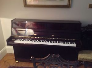 Samick SU-105 Piano