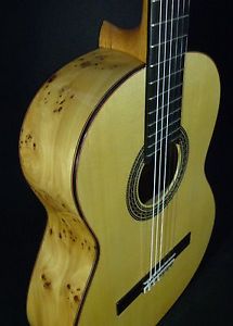 SPANISH CLASSICAL GUITAR.  LUTHIER JUAN MONTES. THUJA ROOT GUITARRA.  HARD CASE