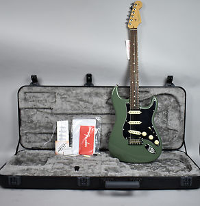 2016 Fender American Professional Stratocaster Antique Olive Elec. Guitar OHSC