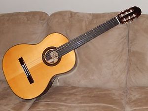 BRAND NEW AMAZING ARIA A50S CLASSICAL GUITAR WITH HARD FOAM CASE