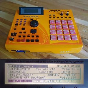 AKAI MPC 2000XL - SE2 - VERY RARE + CF card drive + 32mb + extras
