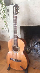 ancienne guitare Camurat, du maitre luthier parisien GRIZZO (années 60)