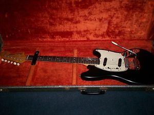 Vintage 1966  Fender  Mustang   Original Case     LOOK!!!