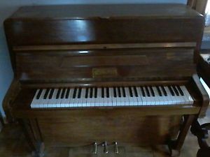 Pianoforte verticale steinbach un ottava in meno