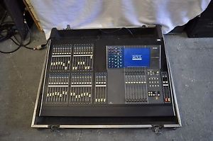 Yamaha M7CL - 32 Digital  Mixing Console + R&R Road CaseV3.55