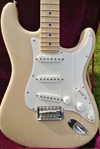 USA Fender American Stratocaster Vintage Blonde with BRAND NEW Hard Case