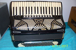 Iorio Candido  Accordion 4/5 reeds 120 bass accordian Made in Italy sold as is