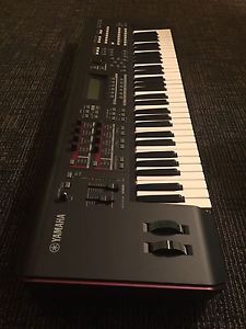 Yamaha MOXF6 Keyboard Synthesizer 61-KEY MUSIC PRODUCTION SYNTHESIZER Brand New.