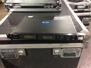 2 X Dual Shure UHF-R Handheld Wireless Microphone Systems w/ Beta 87A Handhelds