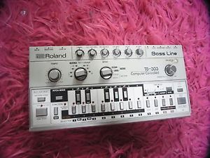 Vintage ROLAND TB-303 tb303 Computer Controlled BASS LINE pedal bassline