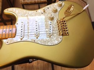 AMERICAN FENDER STRAT 57 RI 1999 C neck Gold on Gold original tag MAPLE NECK