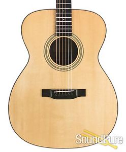 Eastman E10OM Adirondack/Mahogany Acoustic #10555827