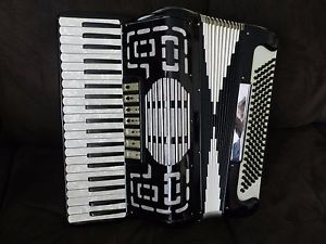 Italian Accordion 3/5 Reeds with 18.375" Keyboard