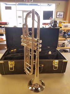 Yamaha Xeno YTR8345G Trumpet + Case + Accessories ---- Very Good Condition!!!