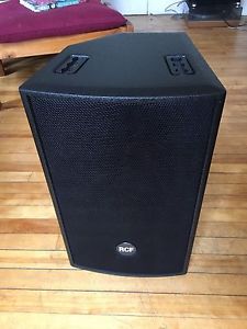 (2) RCF 4PRO 1031-A Powered Speakers