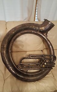 KING SOUSAPHONE SILVERPLATE 1946-1947 GREAT PLAYER DOES NOT HAVE A BELL