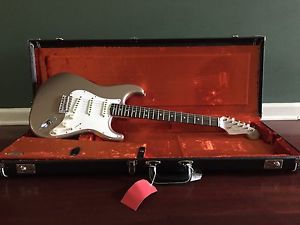 fender american vintage 65 stratocaster Limited Edition Shoreline Gold