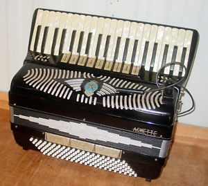 ACMETTE 5/4 FULL SIZE ACCORDION WITH THE CASE & INTERNAL PICK-UP WORKS GREAT!