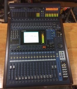 Yamaha DM 1000 VCM V2 Digital Mixing Console
