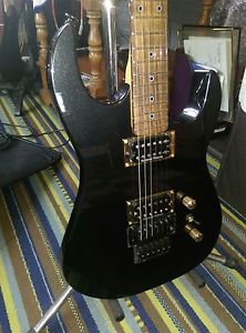 BC Rich Gunslinger Power 08. Black with Gold Hardware Orig Floyd and Pups!! Nice