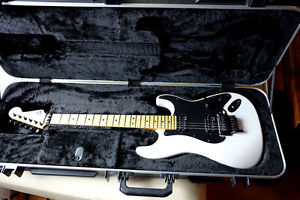 CHARVEL pro-mod so-cal  White, made in Japan, upgrades