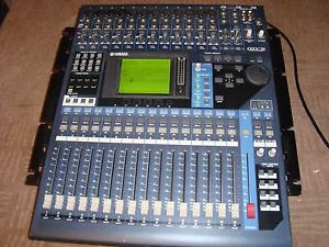 Yamaha 01v96 v2 with ADAT MY-AT Board. with rack ears, perfect working order