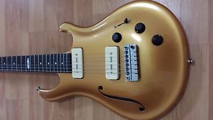 Flaxwood Liekki GoldTop with Gator Hard Case - MINT