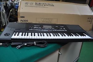 Korg Pa300 61 Key Professional Arranger Keyboard 2100010575